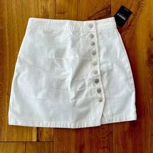White denim silver snap ruched mini skirt Forever 21